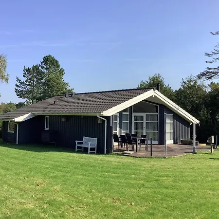 別荘 Family Retreat - By Traum