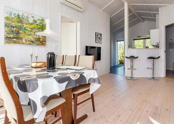 Family Retreat - By Traum Logstor